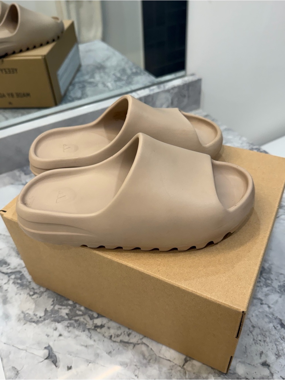 Yeezy slides - size 6 US